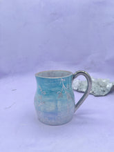 Load image into Gallery viewer, Handmade Ombre Vine Mug
